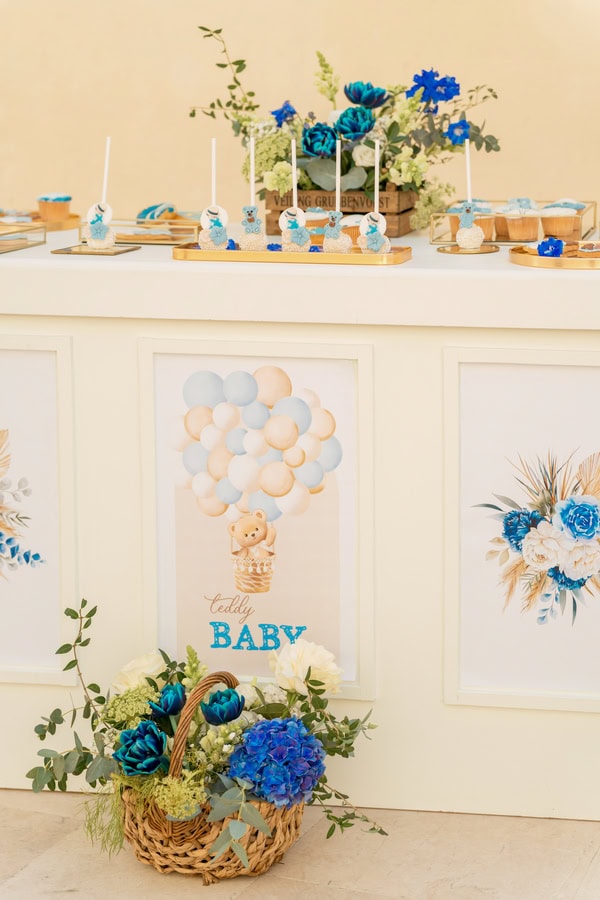 Ideas For Chic Baptism Teddy Bear Hot Air Balloon Theme Playful Details