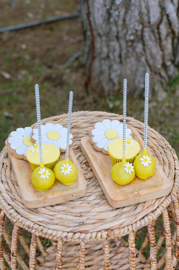 Ideas Decorative Girl Baptism Yellow Shades Laforet