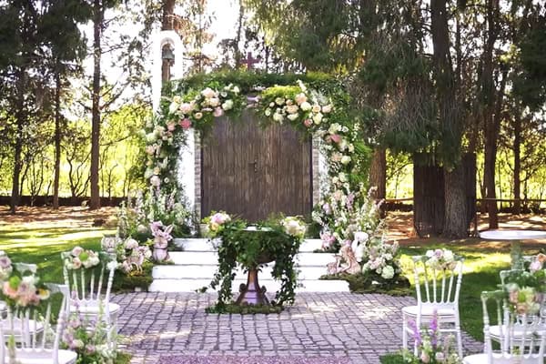 Pretty βάπτιση με τις όμορφες ρομαντικές λεπτομέρειες