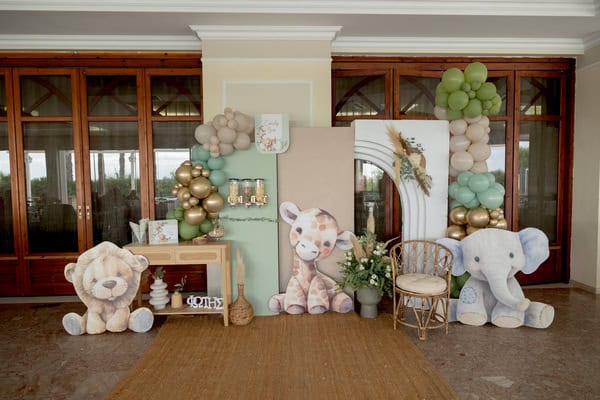 Η πιο γλυκιά baby safari βάπτιση με ζωάκια και υπέροχες λεπτομέρειες